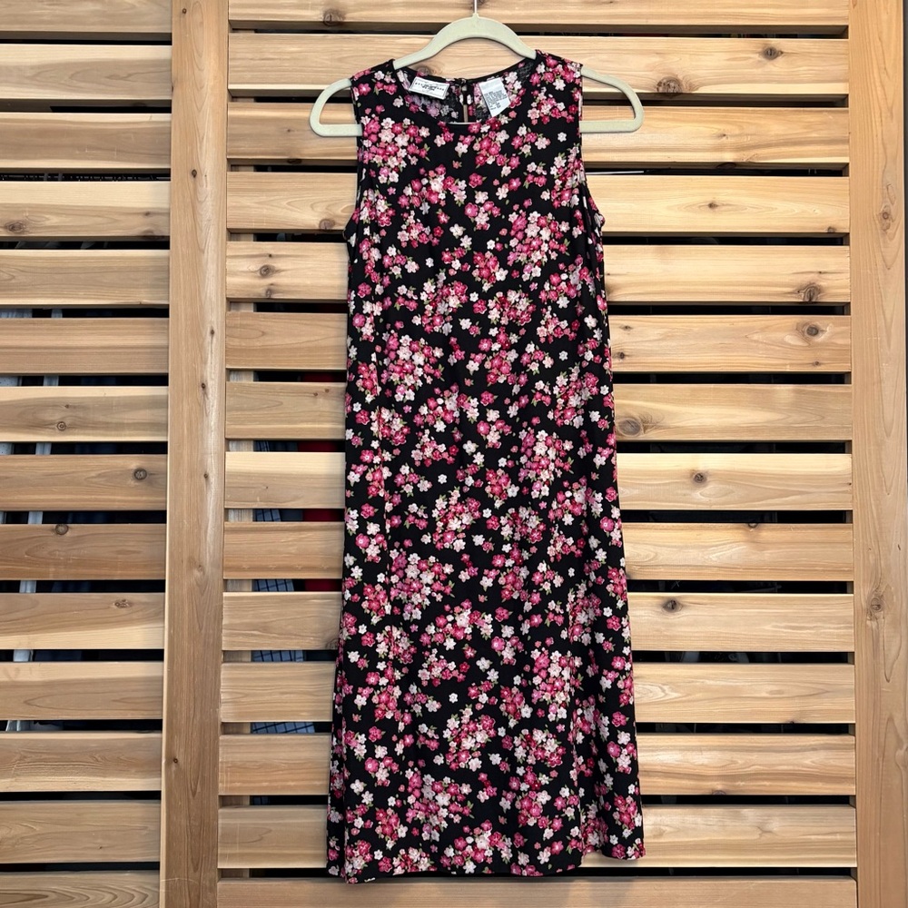 VTG Studio Ease Petite Pink Cherry Blossom Floral Black Sleeveless Sheath Dres